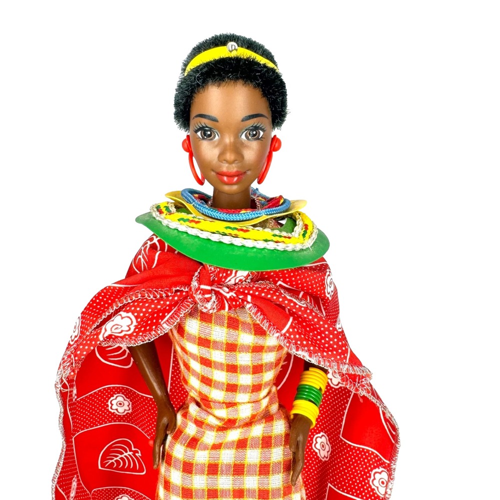1993 Kenyan Barbie Dolls of the World #11181 Mattel Vintage Doll‎ w Stand